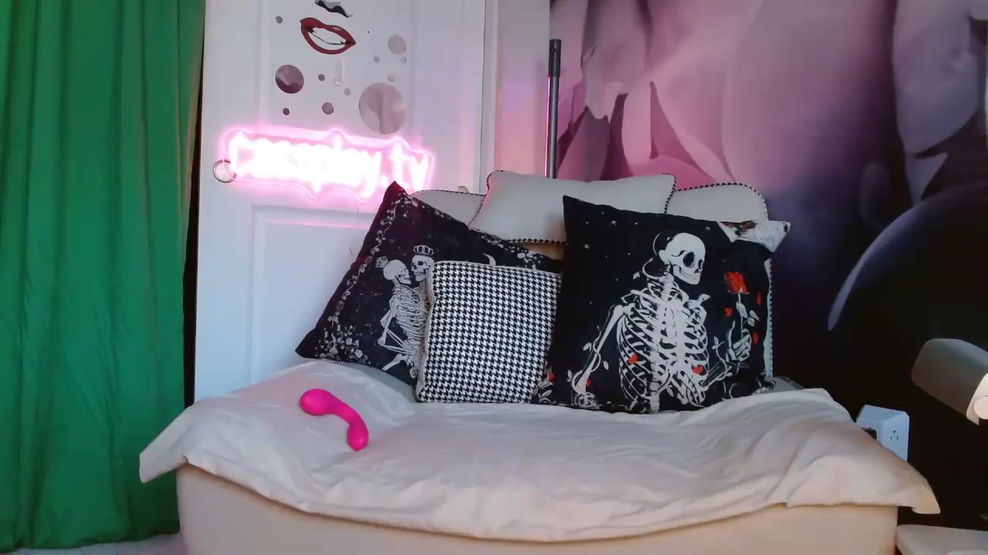 Gallery image thumbnail from Cassplay's myfreecams stream on, 06/13/2026, 14:46 image 19 of 20