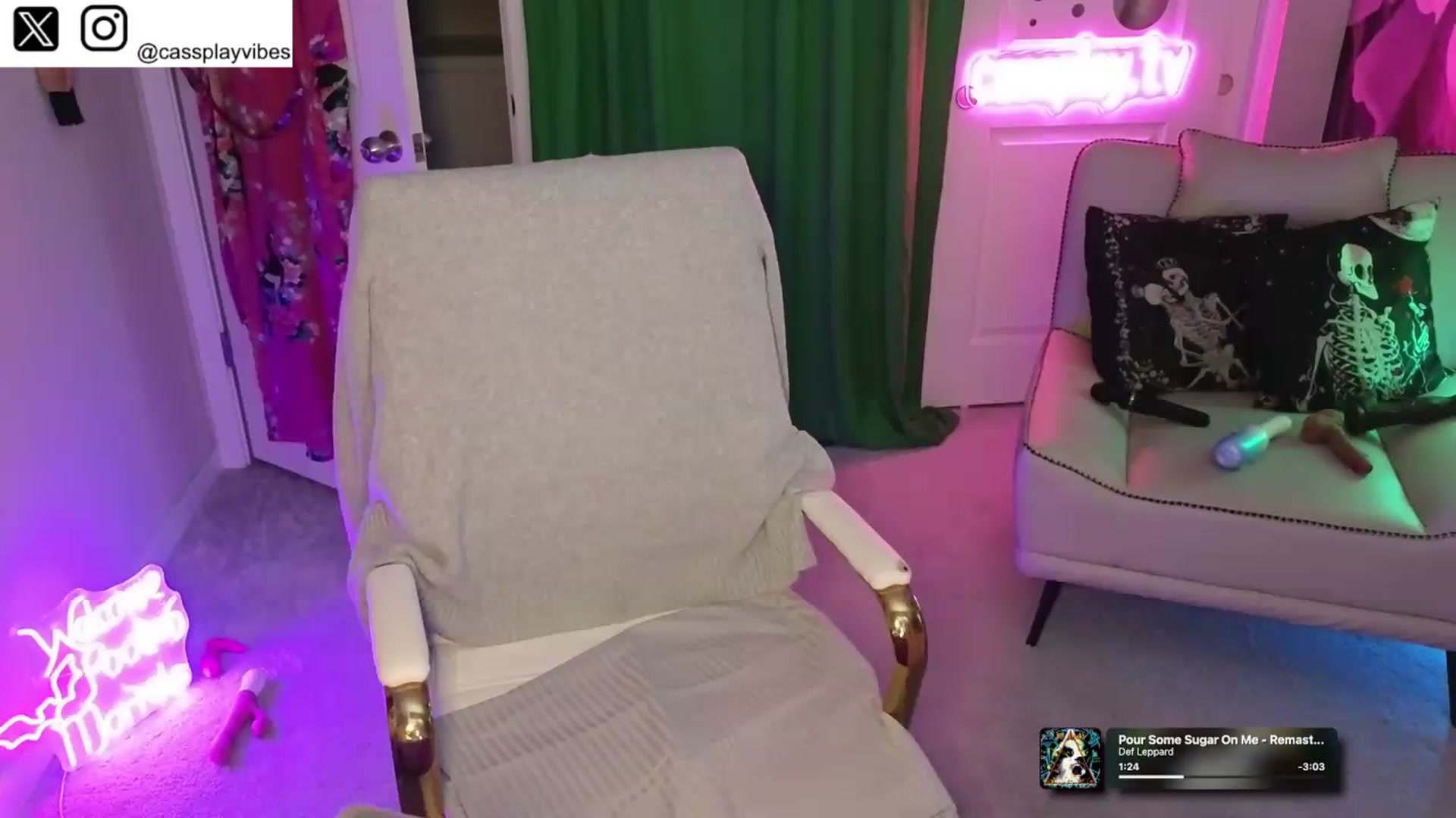 Gallery image thumbnail from Cassplay's myfreecams stream on, 06/13/2026, 18:46 image 17 of 20