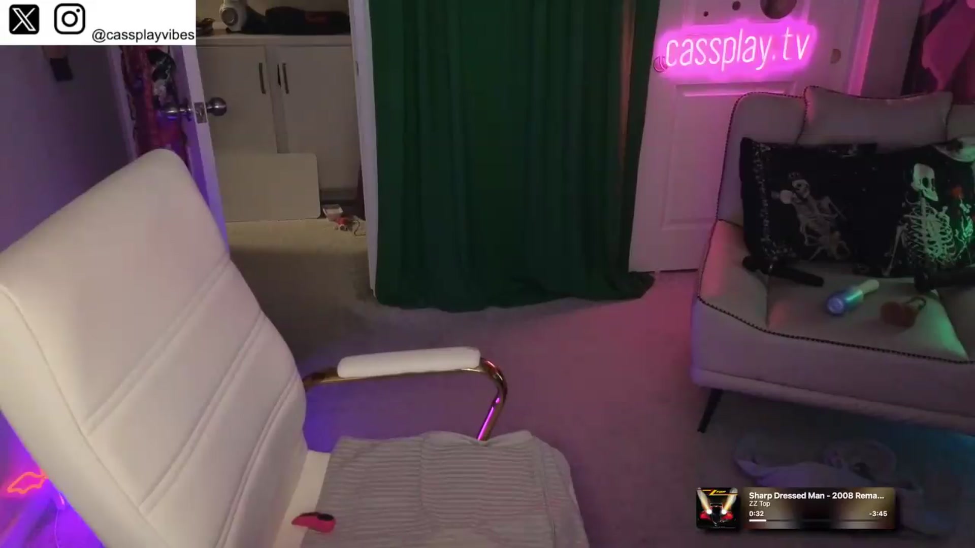 Gallery image thumbnail from Cassplay's myfreecams stream on, 06/13/2026, 19:51 image 20 of 20