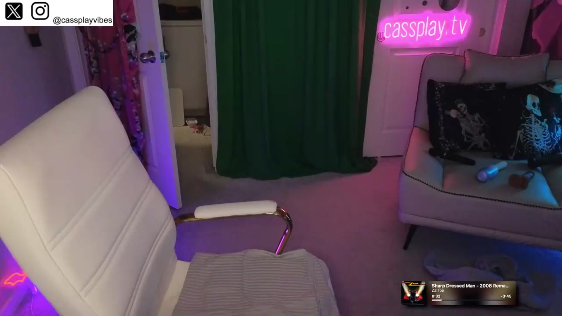 Gallery image thumbnail from Cassplay's myfreecams stream on, 06/13/2026, 19:51 image 19 of 20
