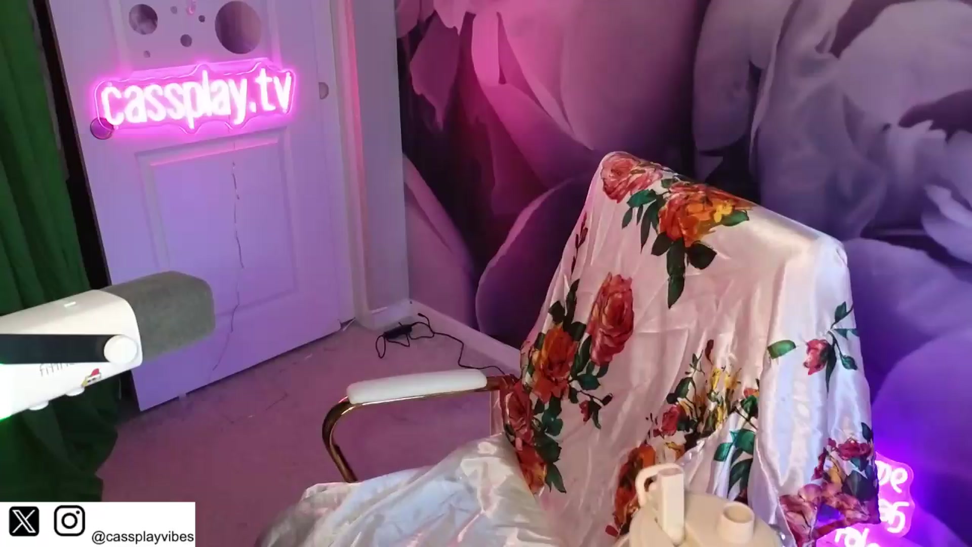 Gallery image thumbnail from Cassplay's myfreecams stream on, 06/28/2026, 17:07 image 1 of 20