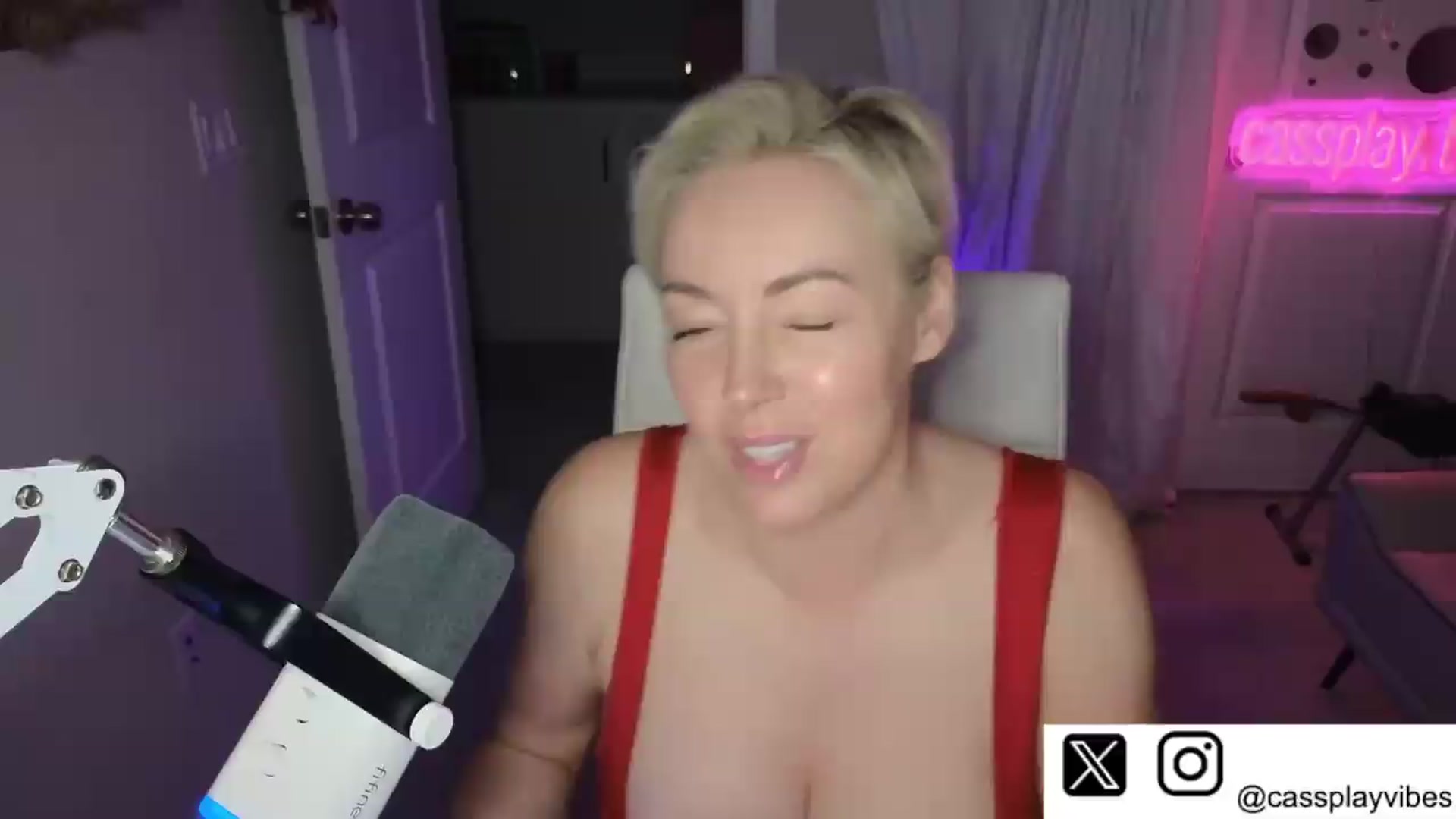 Gallery image thumbnail from Cassplay's myfreecams stream on, 07/19/2026, 14:02 image 10 of 20
