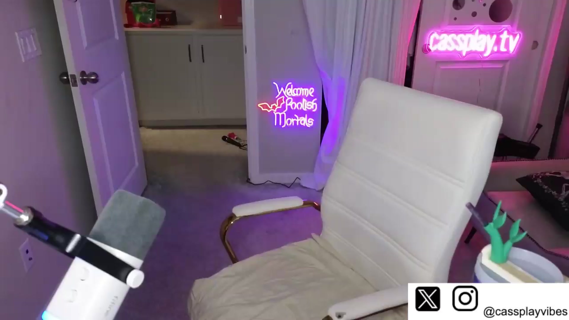 Gallery image thumbnail from Cassplay's myfreecams stream on, 07/19/2026, 18:18 image 2 of 20