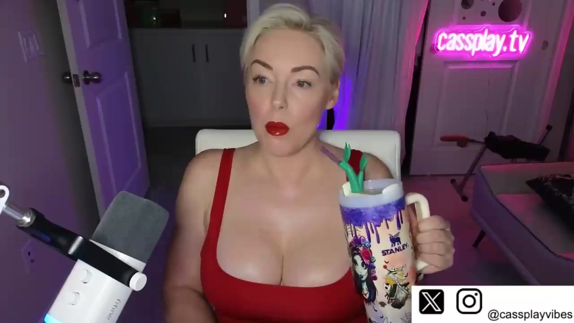 Gallery image thumbnail from Cassplay's myfreecams stream on, 07/19/2026, 18:18 image 4 of 20