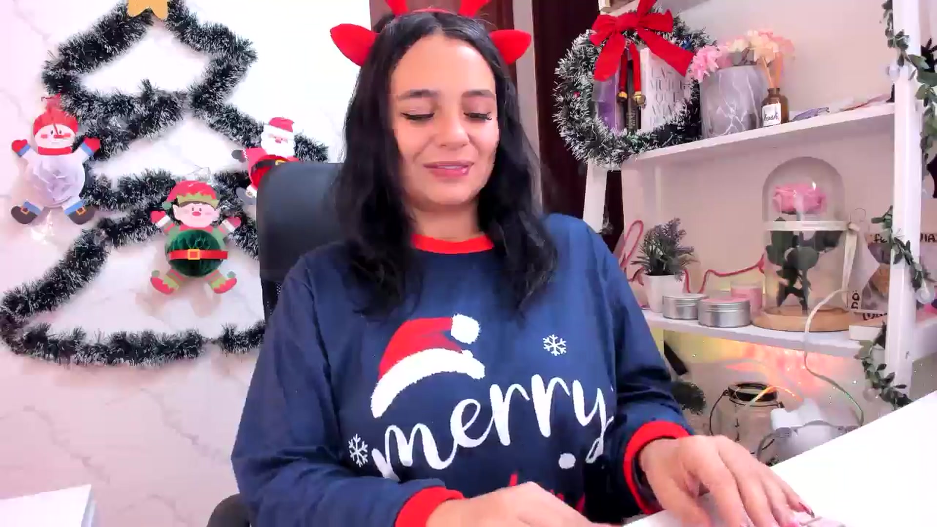 Gallery image thumbnail from CatGomezz's myfreecams stream on, 12/25/2025, 15:48 image 16 of 20