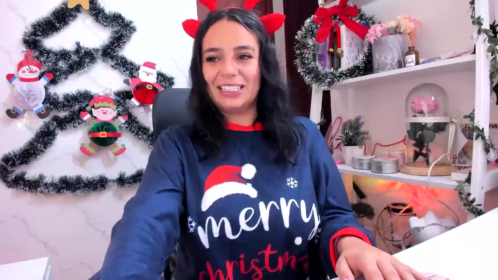 Gallery image thumbnail from CatGomezz's myfreecams stream on, 12/25/2025, 15:48 image 9 of 20