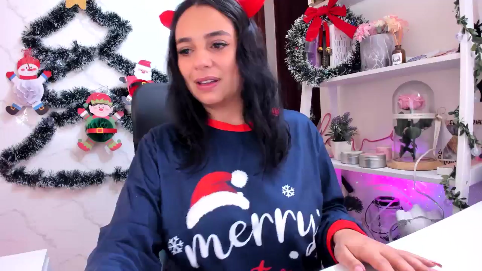 Gallery image thumbnail from CatGomezz's myfreecams stream on, 12/25/2025, 15:48 image 15 of 20