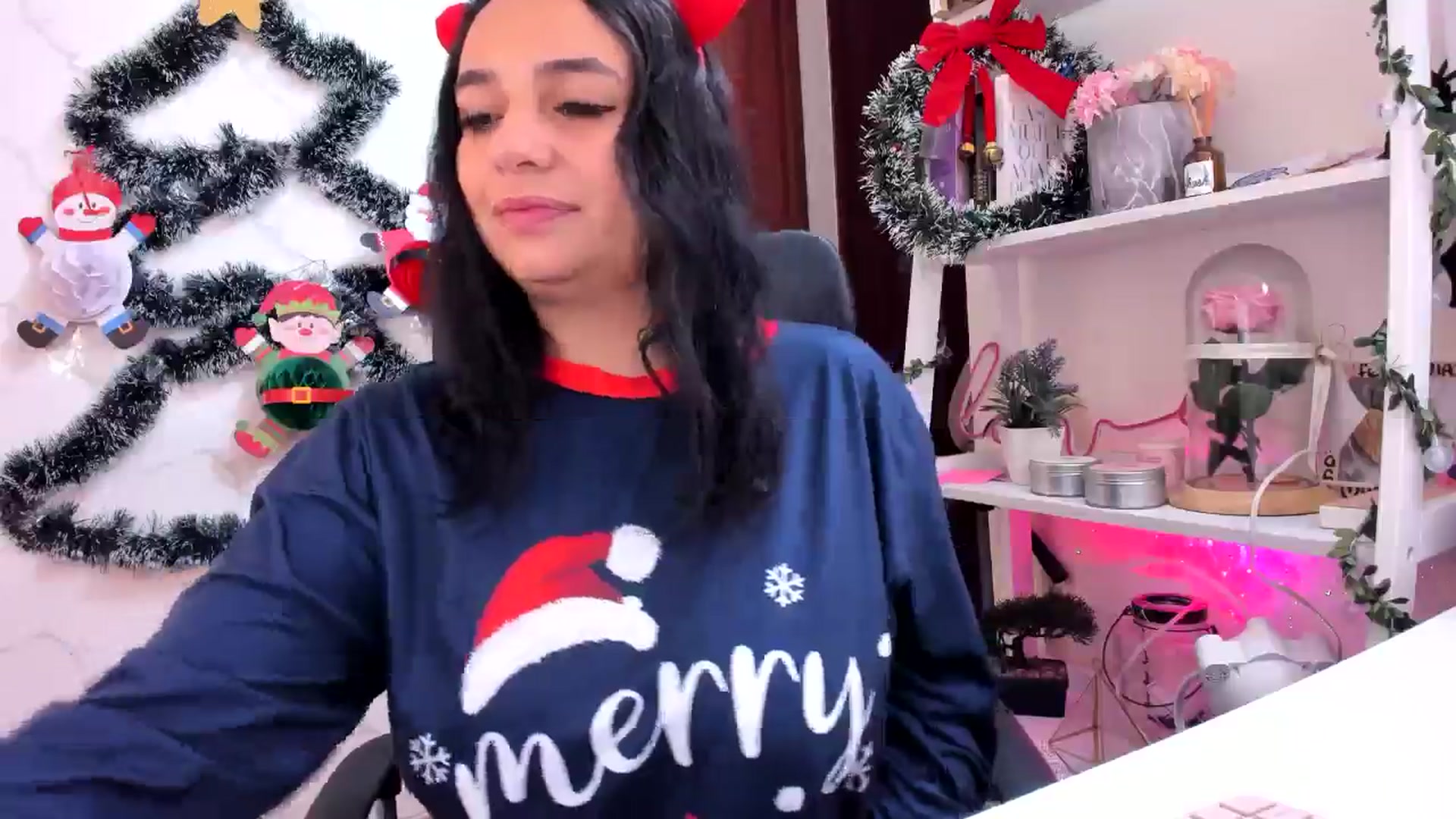 Gallery image thumbnail from CatGomezz's myfreecams stream on, 12/25/2025, 15:48 image 12 of 20
