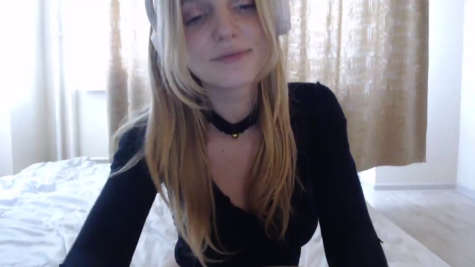 Gallery image thumbnail from CatInMilkland's myfreecams stream on, 07/09/2024, 16:59 image 13 of 20