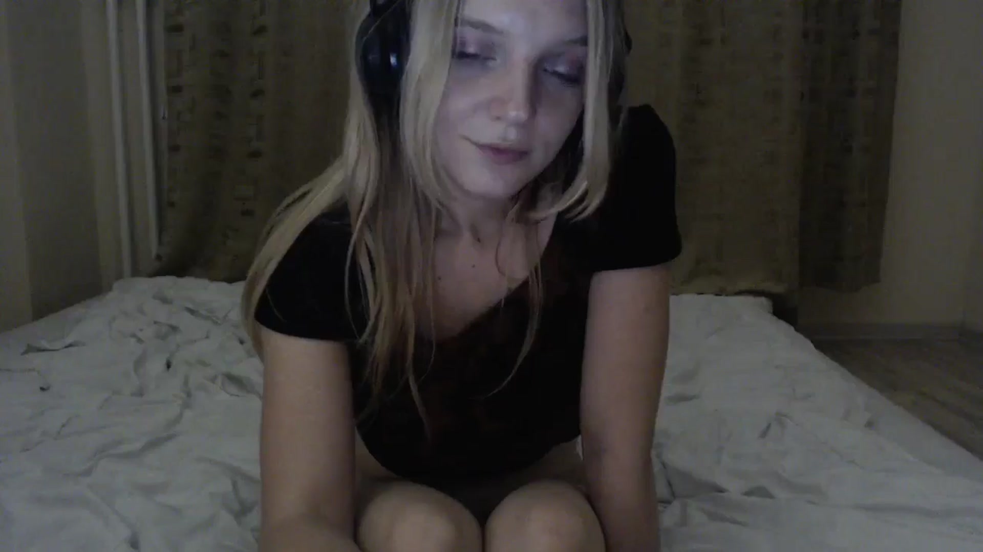 Gallery image thumbnail from CatInMilkland's myfreecams stream on, 07/24/2024, 20:31 image 13 of 20