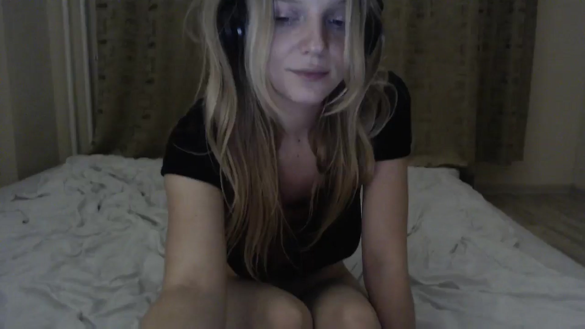 Gallery image thumbnail from CatInMilkland's myfreecams stream on, 07/24/2024, 20:31 image 14 of 20