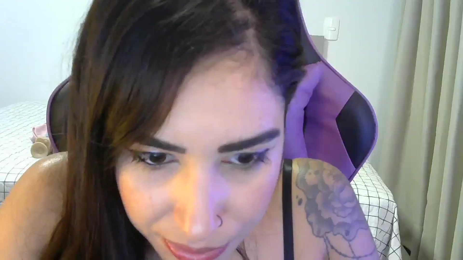 Gallery image thumbnail from Cat_Star's myfreecams stream on, 12/28/2024, 15:08 image 5 of 20