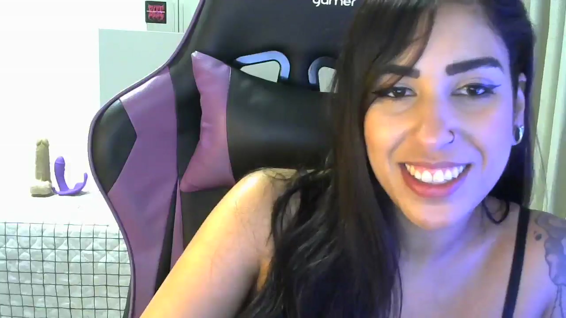 Gallery image thumbnail from Cat_Star's myfreecams stream on, 12/28/2024, 15:08 image 19 of 20