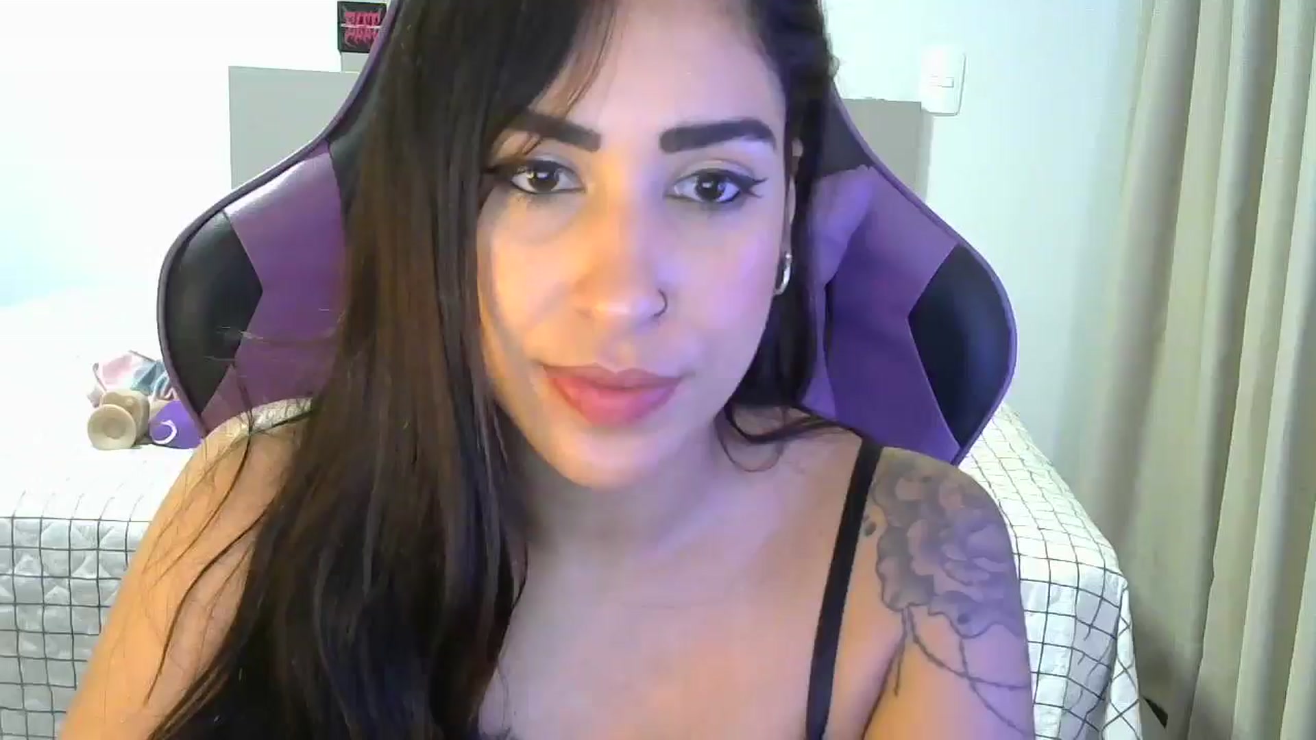 Gallery image thumbnail from Cat_Star's myfreecams stream on, 12/28/2024, 15:08 image 11 of 20