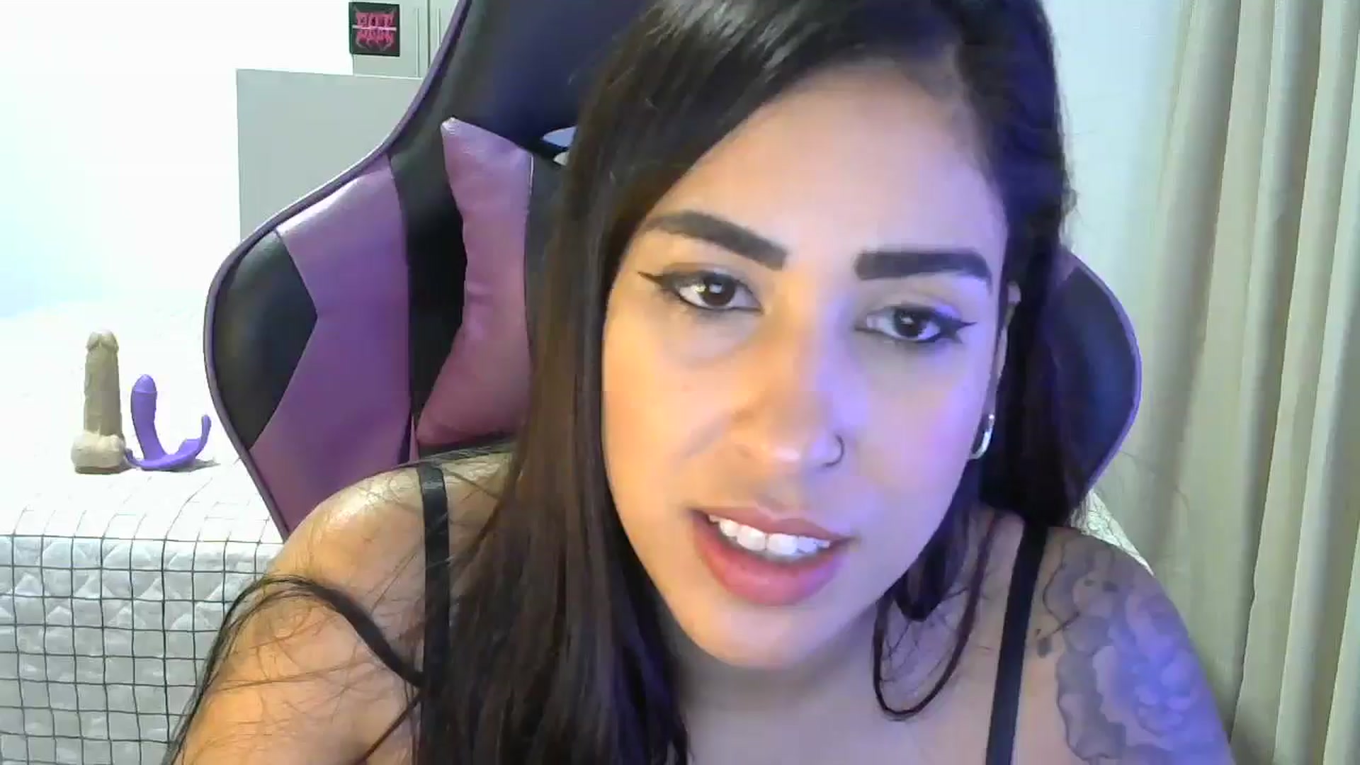 Gallery image thumbnail from Cat_Star's myfreecams stream on, 12/28/2024, 15:08 image 13 of 20