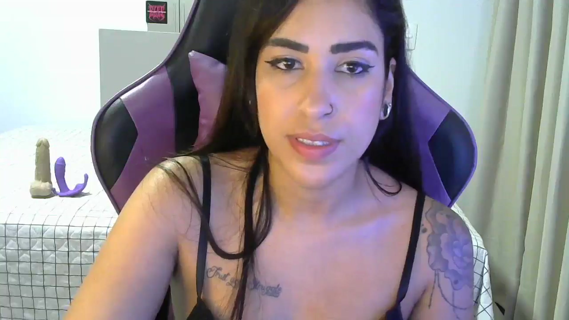 Gallery image thumbnail from Cat_Star's myfreecams stream on, 12/28/2024, 15:08 image 17 of 20