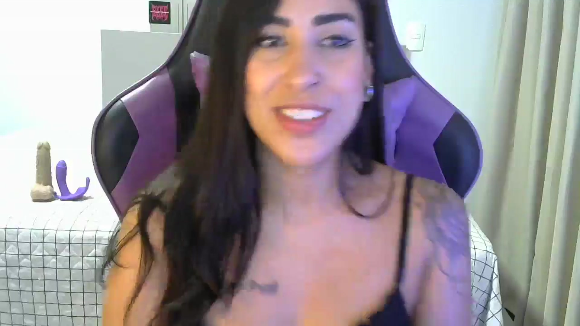 Gallery image thumbnail from Cat_Star's myfreecams stream on, 12/28/2024, 15:08 image 14 of 20