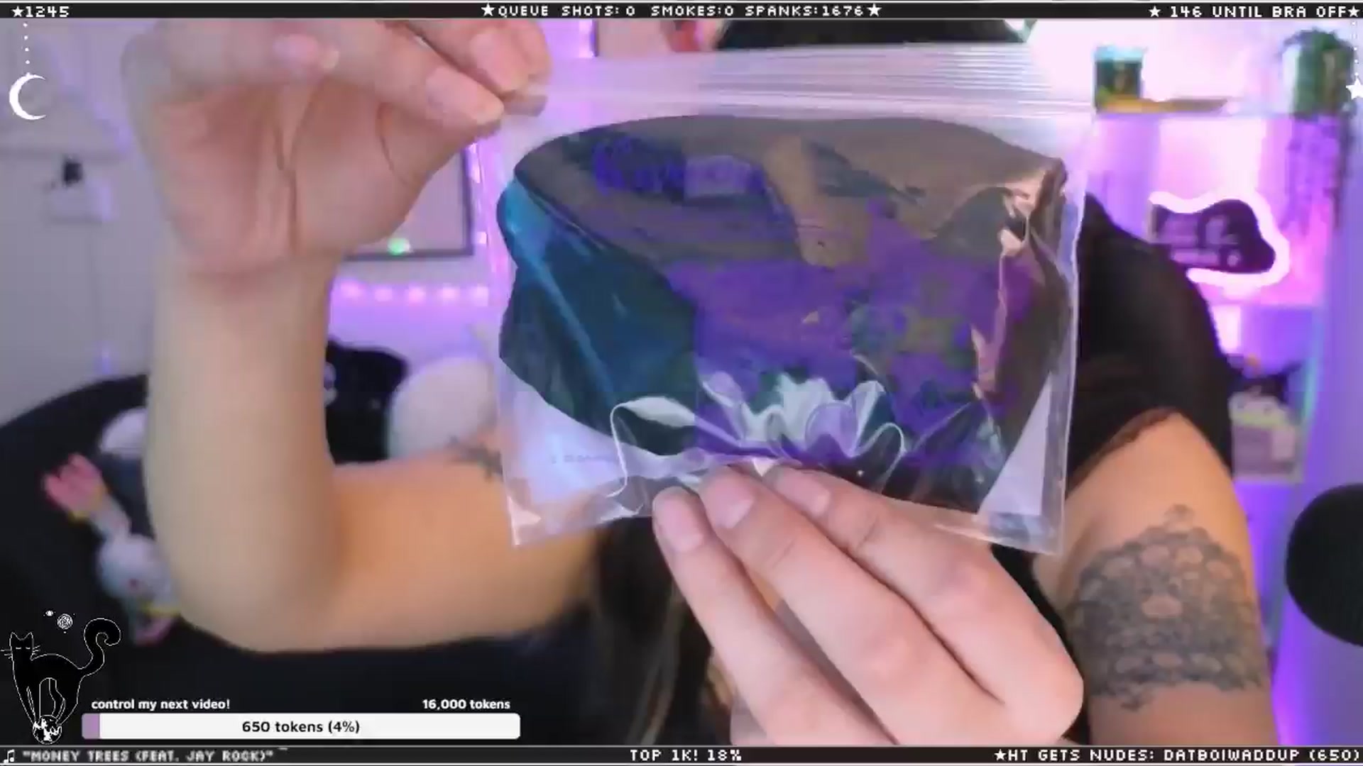 Gallery image thumbnail from Cat__'s myfreecams stream on, 07/27/2024, 07:56 image 8 of 20
