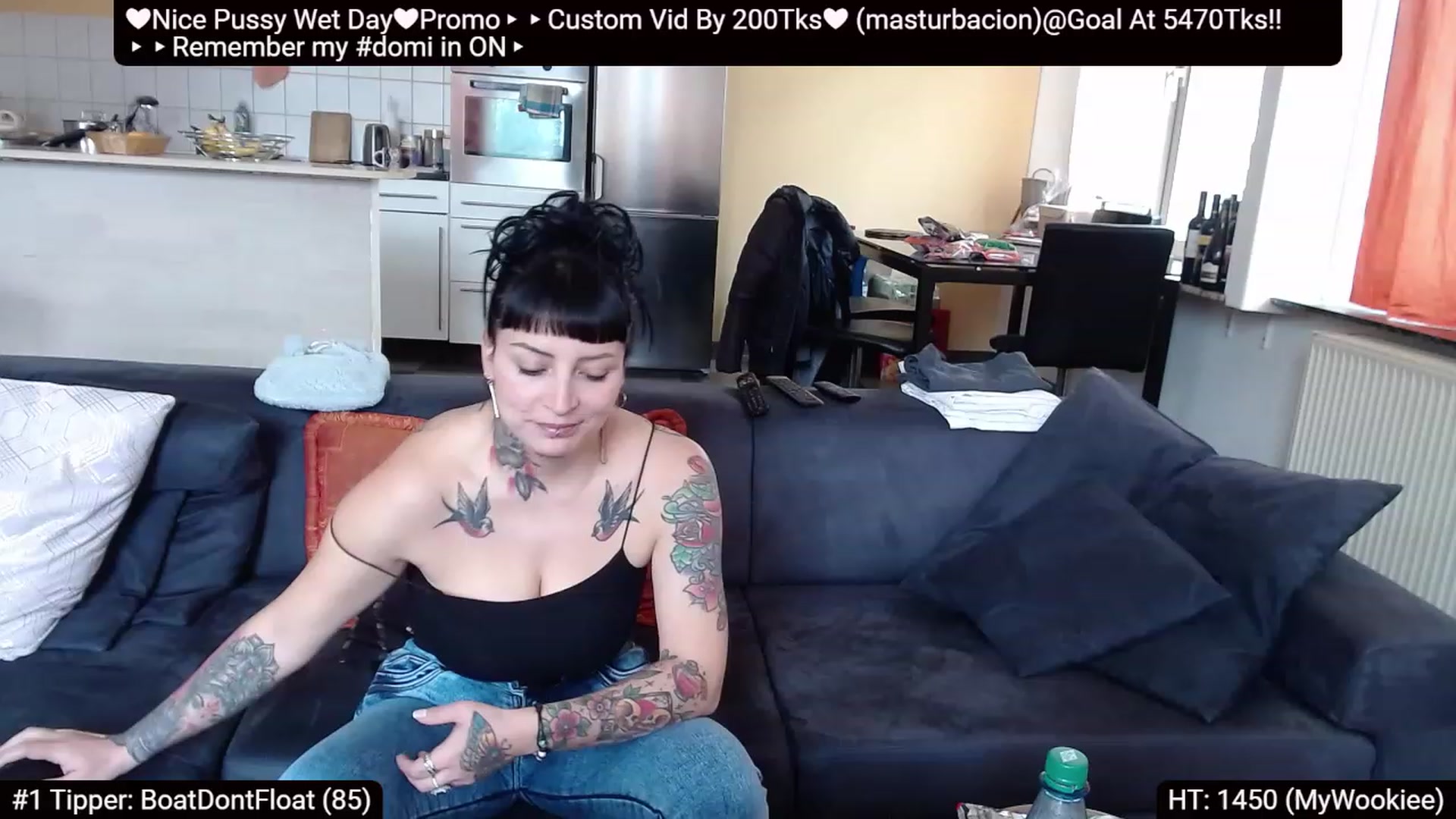 Gallery image thumbnail from Catabrown's myfreecams stream on, 04/21/2023, 09:16 image 10 of 20