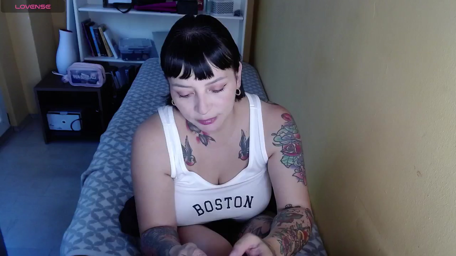 Gallery image thumbnail from Catabrown's myfreecams stream on, 08/11/2024, 16:56 image 16 of 20