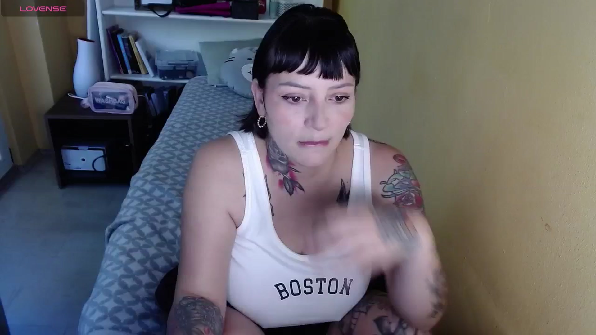 Gallery image thumbnail from Catabrown's myfreecams stream on, 08/11/2024, 16:56 image 12 of 20