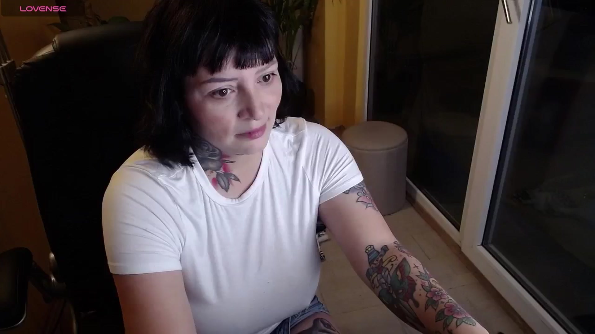 Gallery image thumbnail from Catabrown's myfreecams stream on, 11/27/2024, 15:58 image 12 of 20