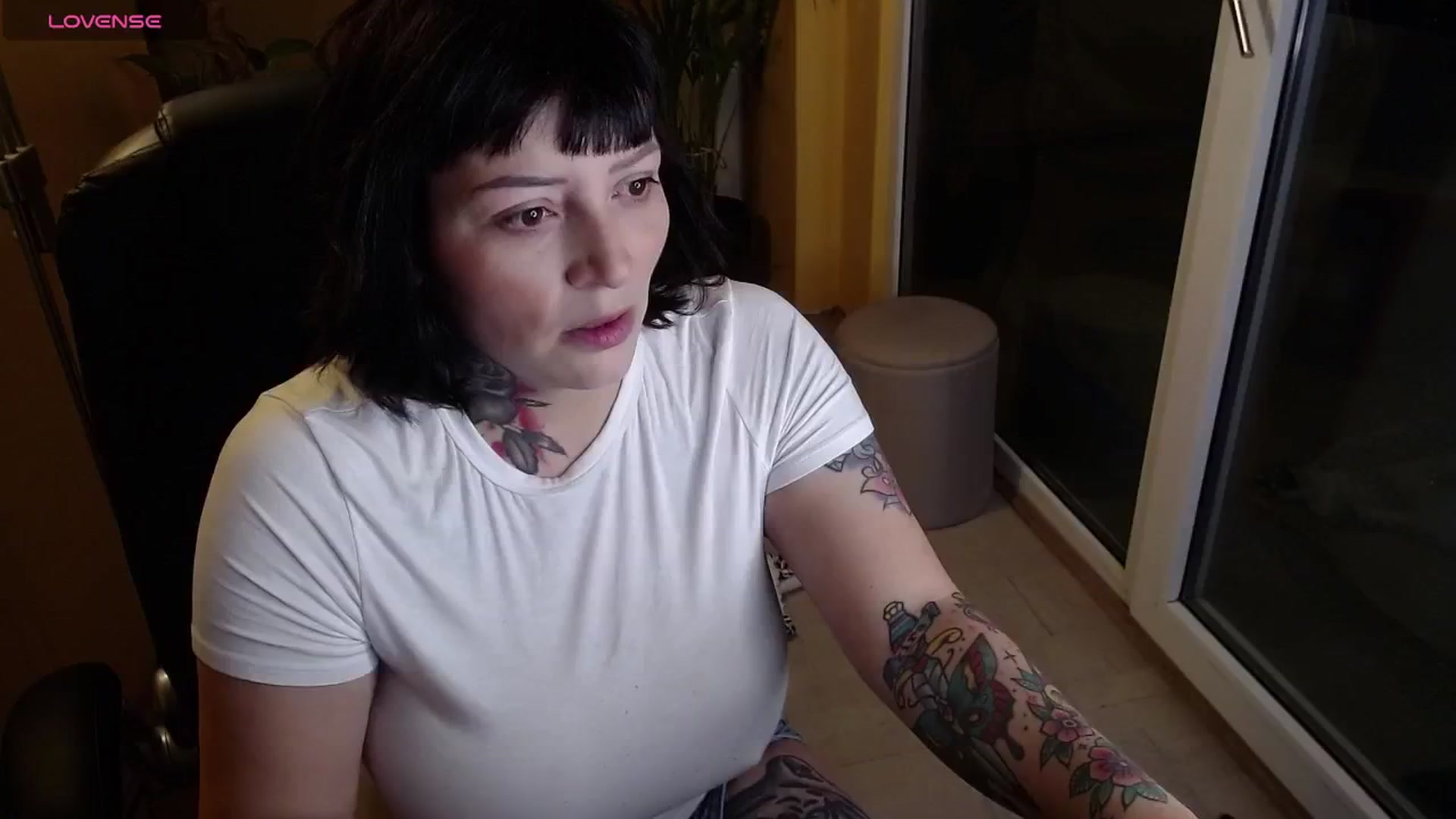 Gallery image thumbnail from Catabrown's myfreecams stream on, 11/27/2024, 15:58 image 14 of 20
