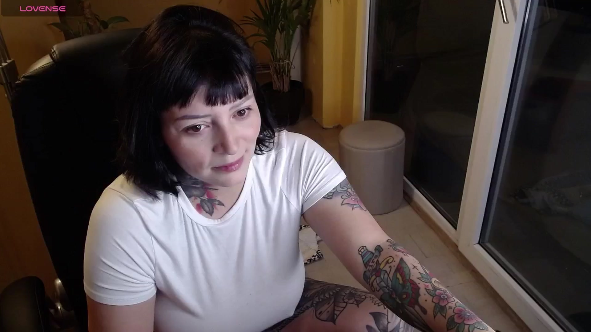 Gallery image thumbnail from Catabrown's myfreecams stream on, 11/27/2024, 15:58 image 15 of 20