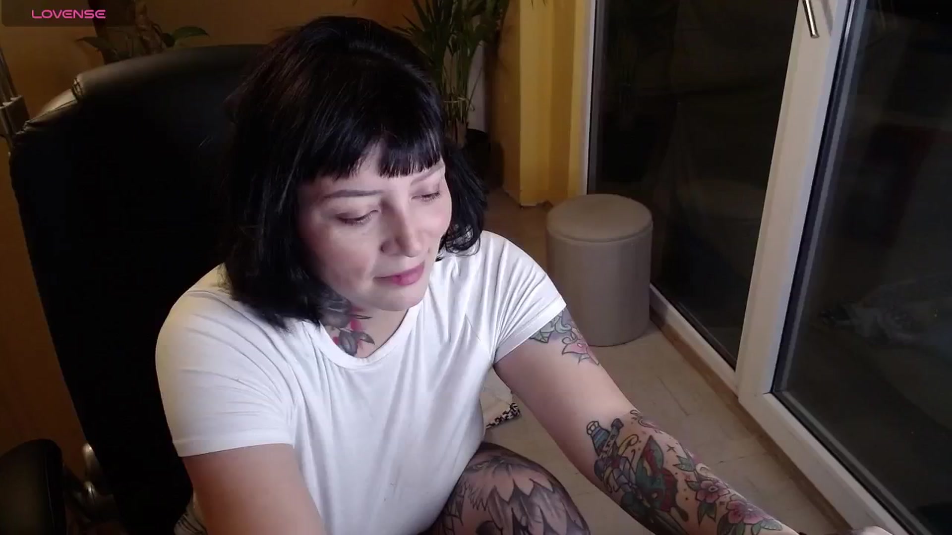 Gallery image thumbnail from Catabrown's myfreecams stream on, 11/27/2024, 15:58 image 18 of 20