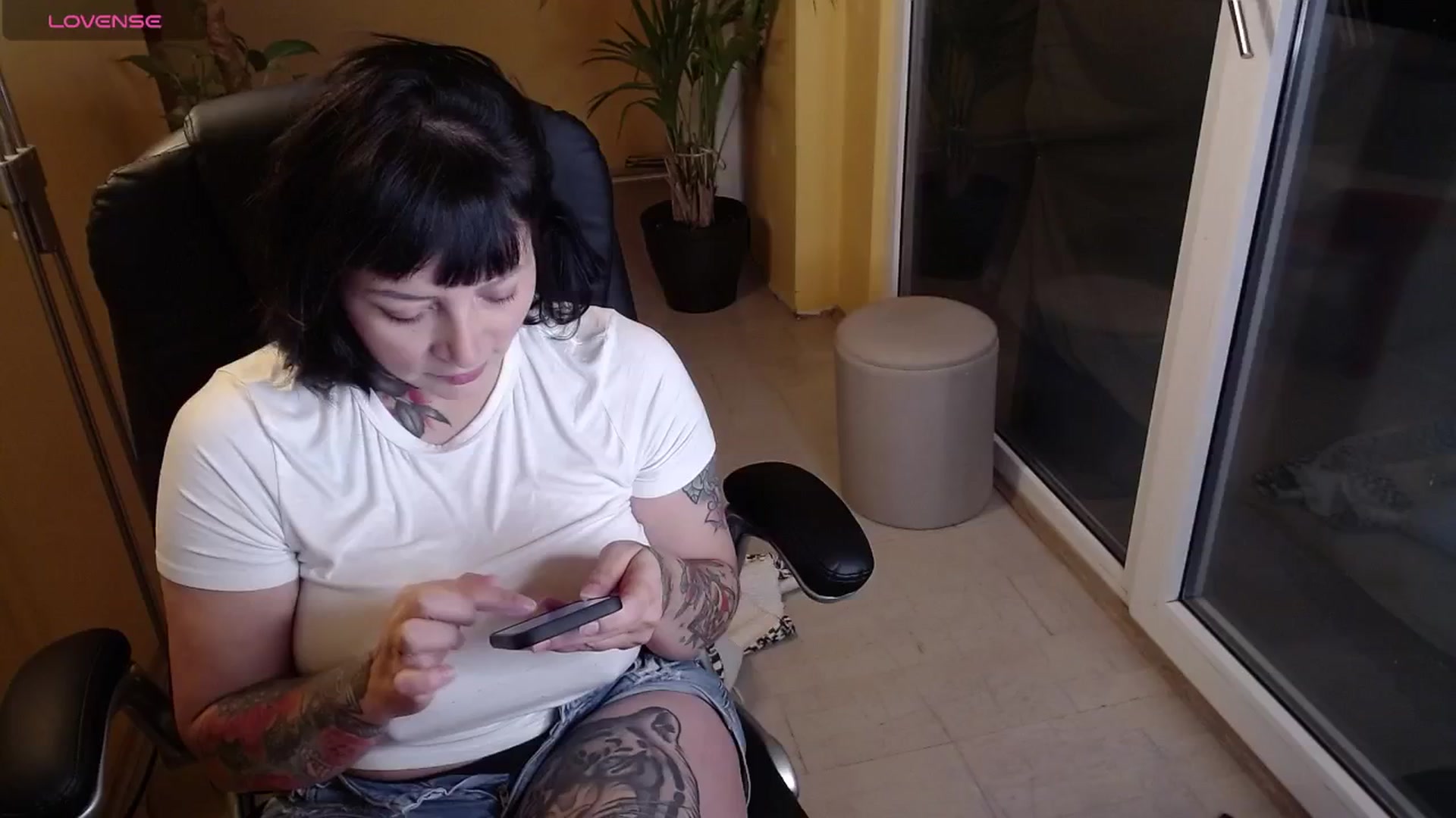 Gallery image thumbnail from Catabrown's myfreecams stream on, 11/27/2024, 15:58 image 17 of 20