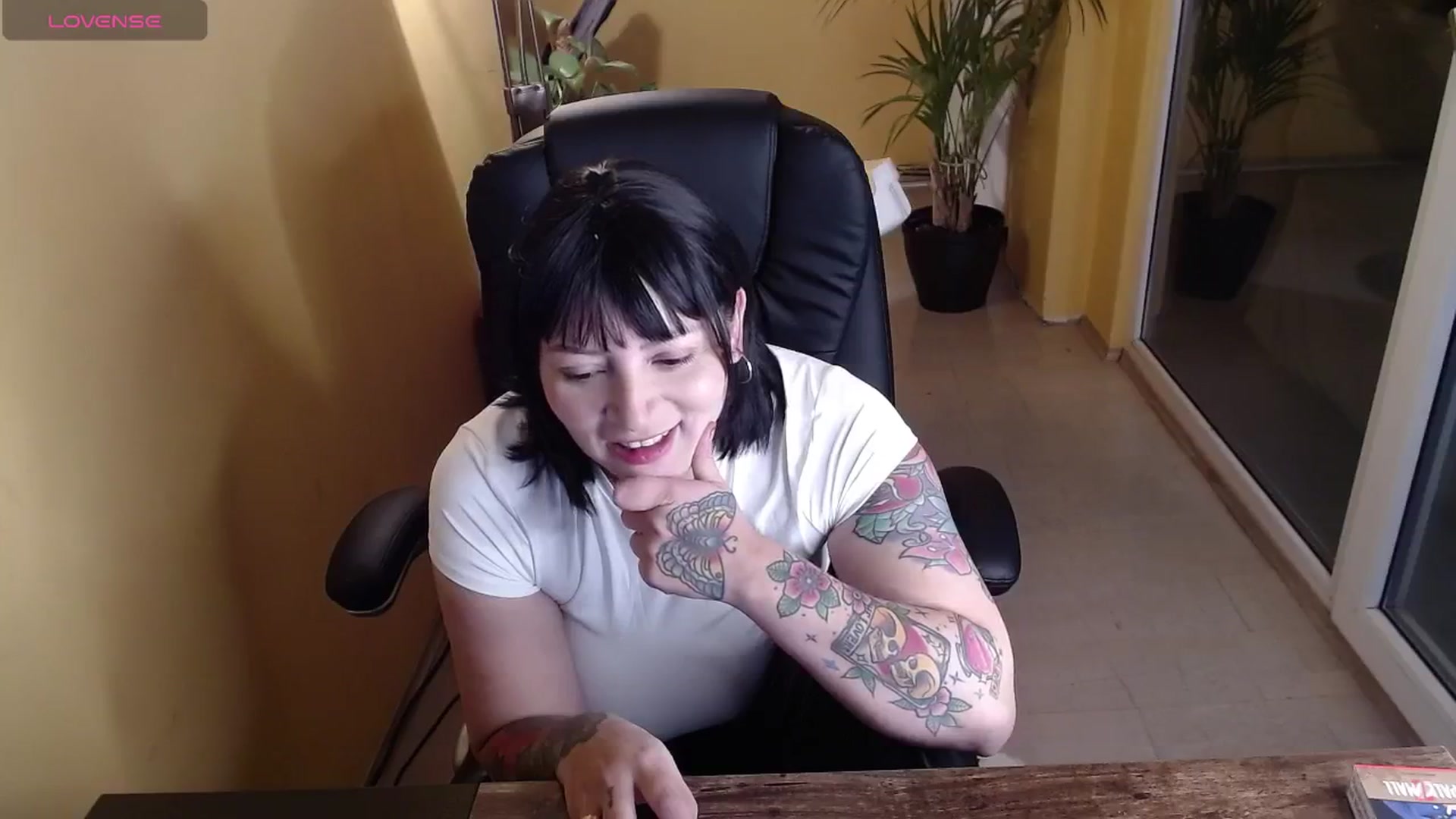Gallery image thumbnail from Catabrown's myfreecams stream on, 12/11/2024, 16:52 image 16 of 20