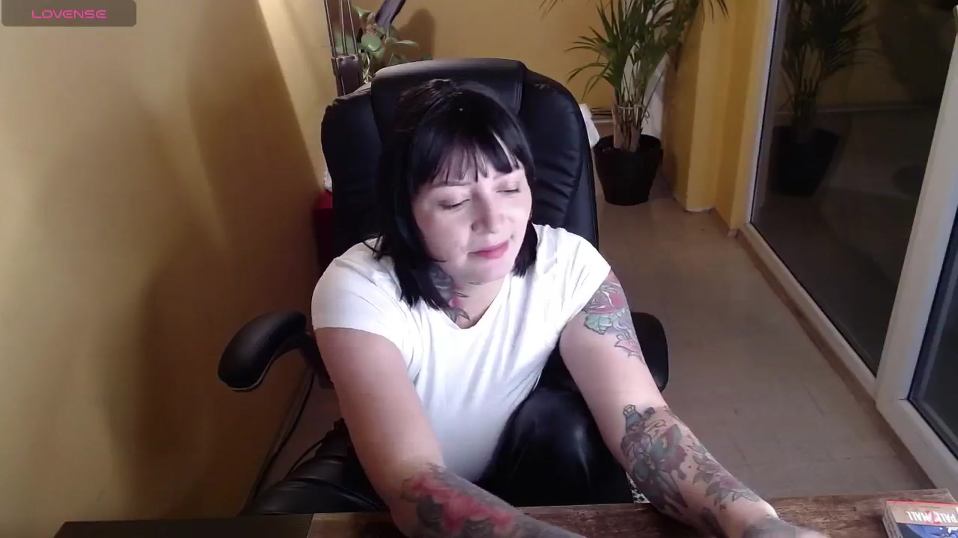 Gallery image thumbnail from Catabrown's myfreecams stream on, 12/11/2024, 16:52 image 20 of 20