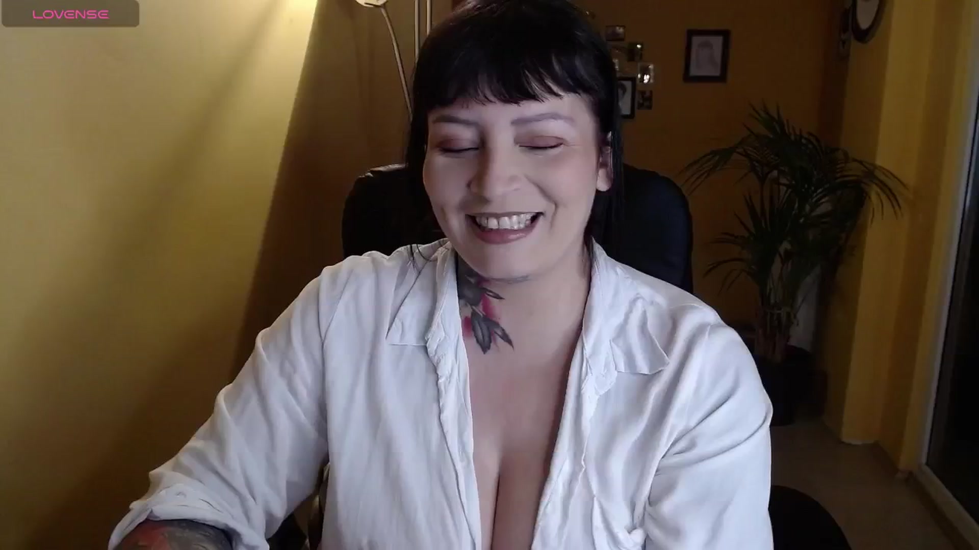 Gallery image thumbnail from Catabrown's myfreecams stream on, 12/27/2024, 16:07 image 7 of 20