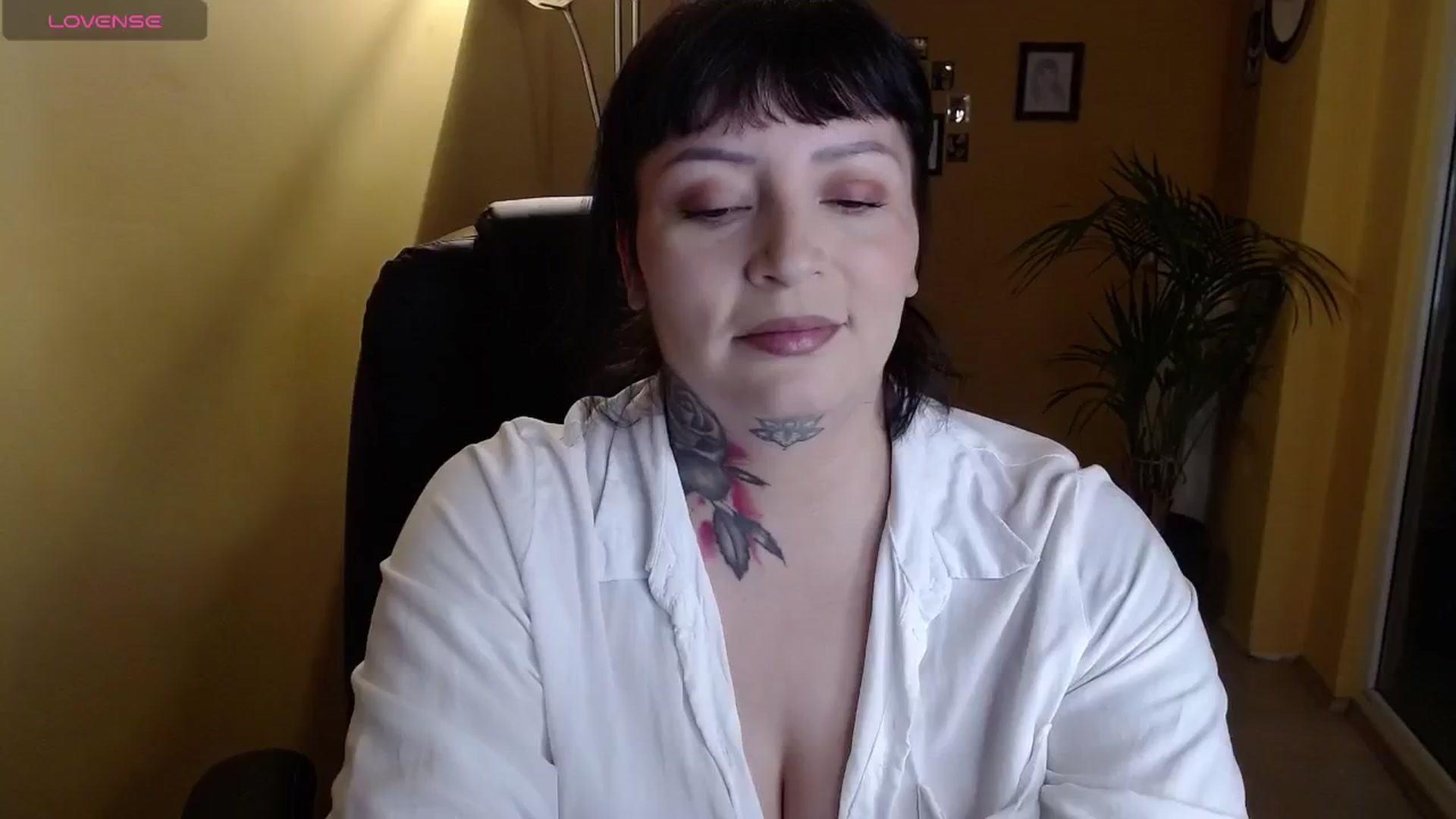 Gallery image thumbnail from Catabrown's myfreecams stream on, 12/27/2024, 16:07 image 15 of 20