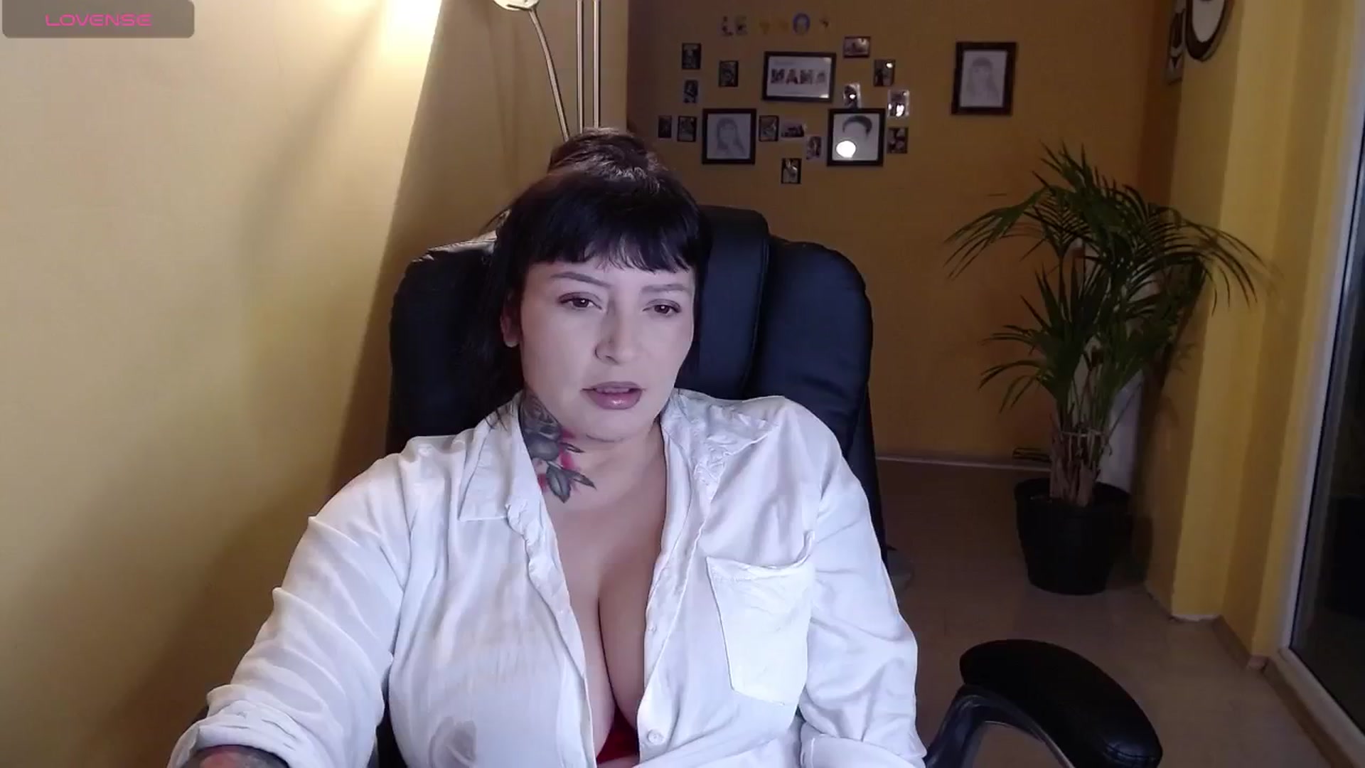 Gallery image thumbnail from Catabrown's myfreecams stream on, 12/27/2024, 16:07 image 3 of 20