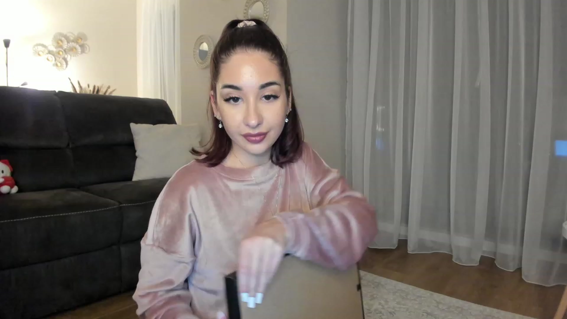 Gallery image thumbnail from Cataleya's myfreecams stream on, 11/29/2023, 24:03 image 3 of 20