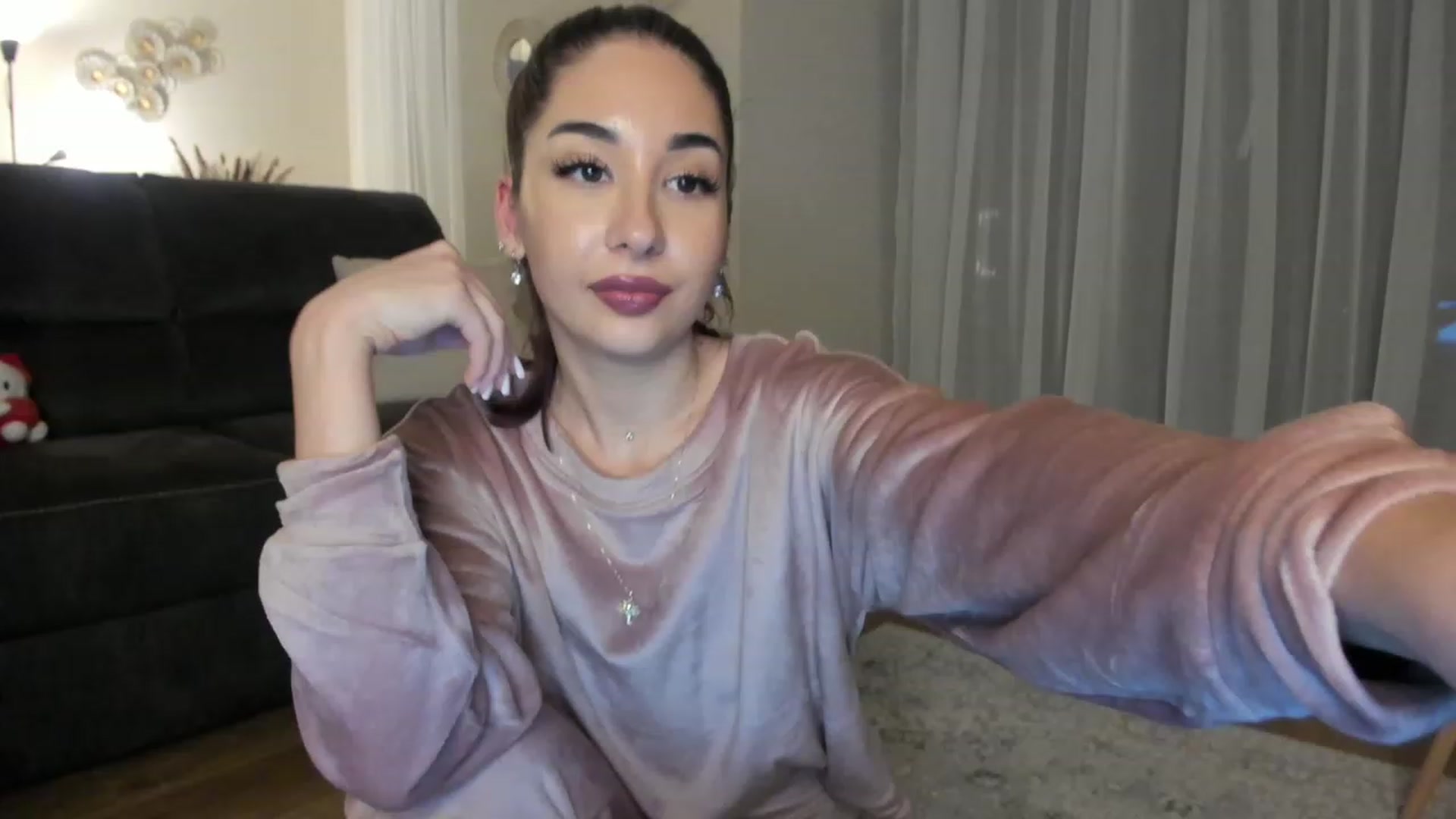 Gallery image thumbnail from Cataleya's myfreecams stream on, 11/29/2023, 24:03 image 9 of 20