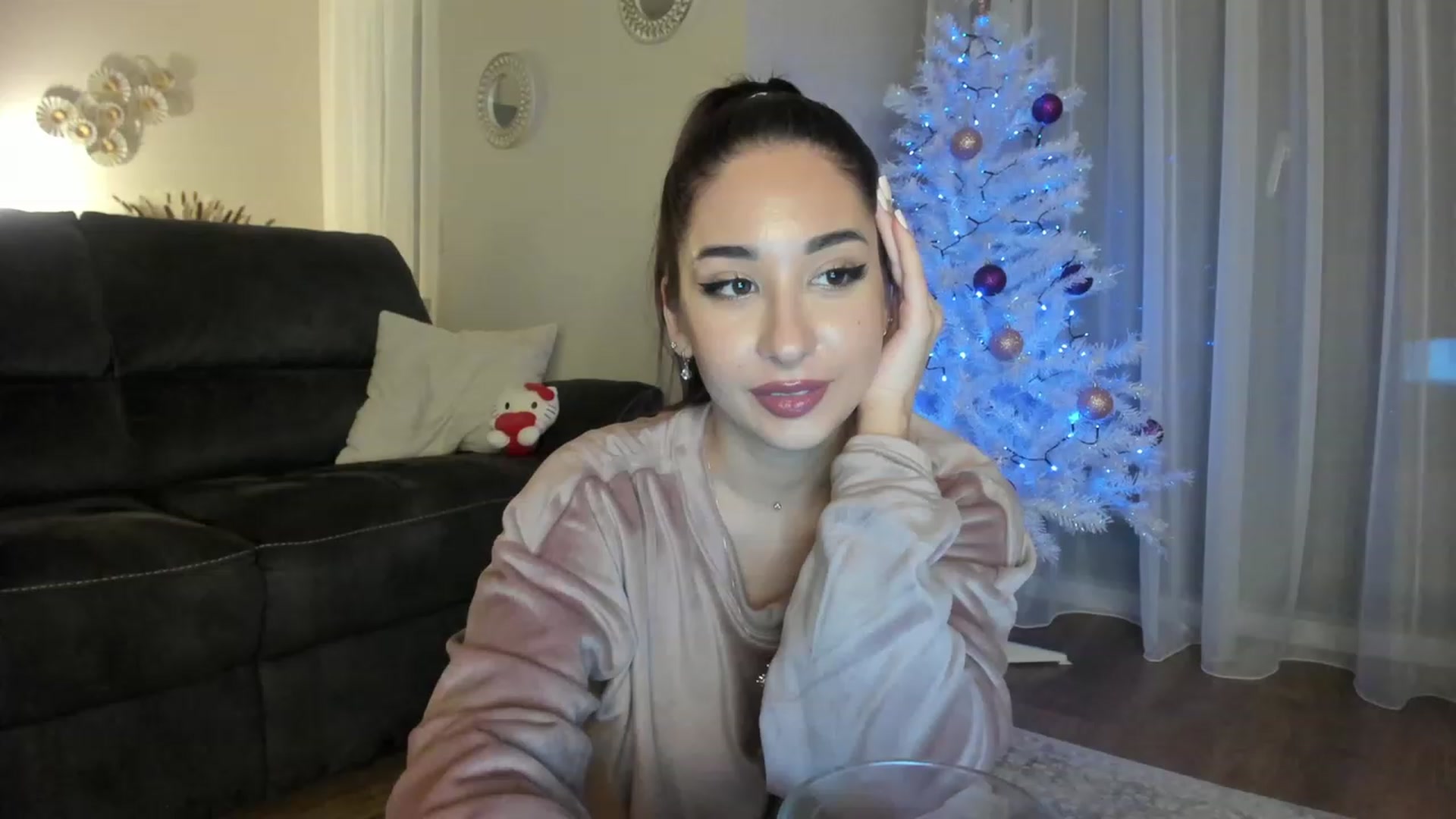 Gallery image thumbnail from Cataleya's myfreecams stream on, 12/17/2023, 22:23 image 1 of 20