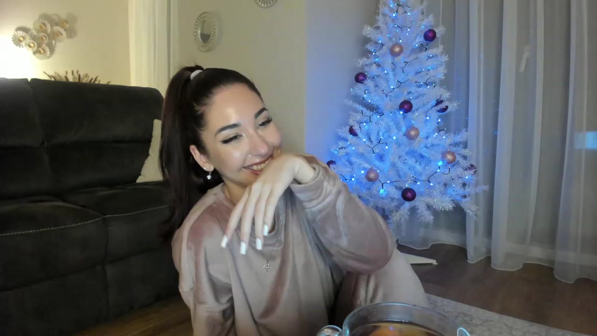 Gallery image thumbnail from Cataleya's myfreecams stream on, 12/17/2023, 22:23 image 8 of 20