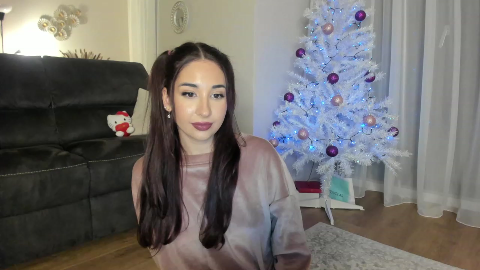 Gallery image thumbnail from Cataleya's myfreecams stream on, 12/22/2023, 23:07 image 2 of 20