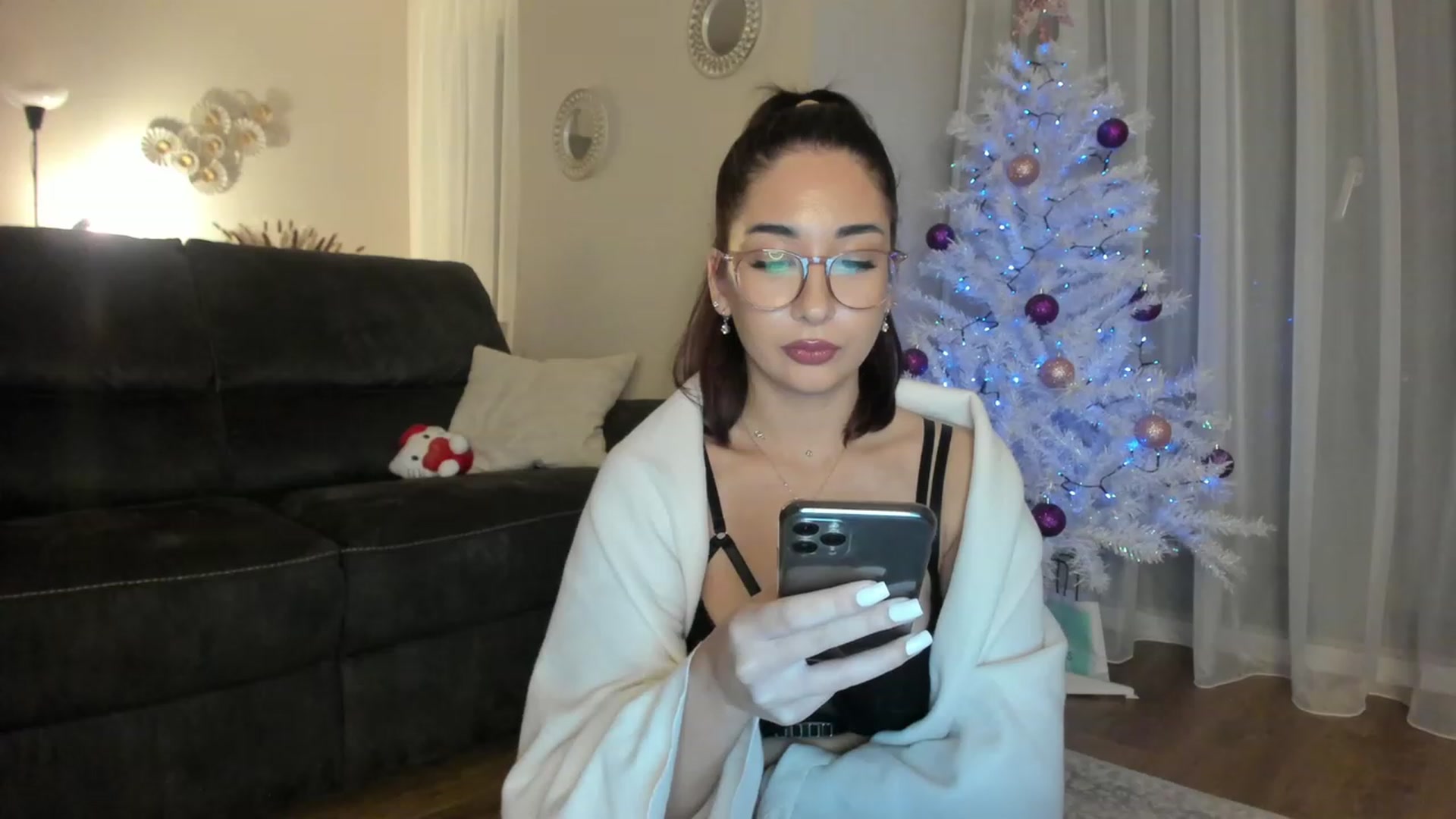 Gallery image thumbnail from Cataleya's myfreecams stream on, 12/24/2023, 24:05 image 19 of 20