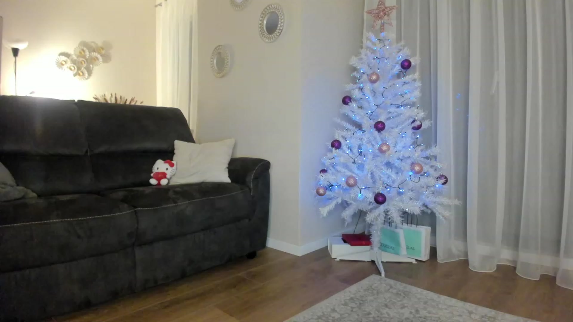 Gallery image thumbnail from Cataleya's myfreecams stream on, 12/24/2023, 23:01 image 6 of 20