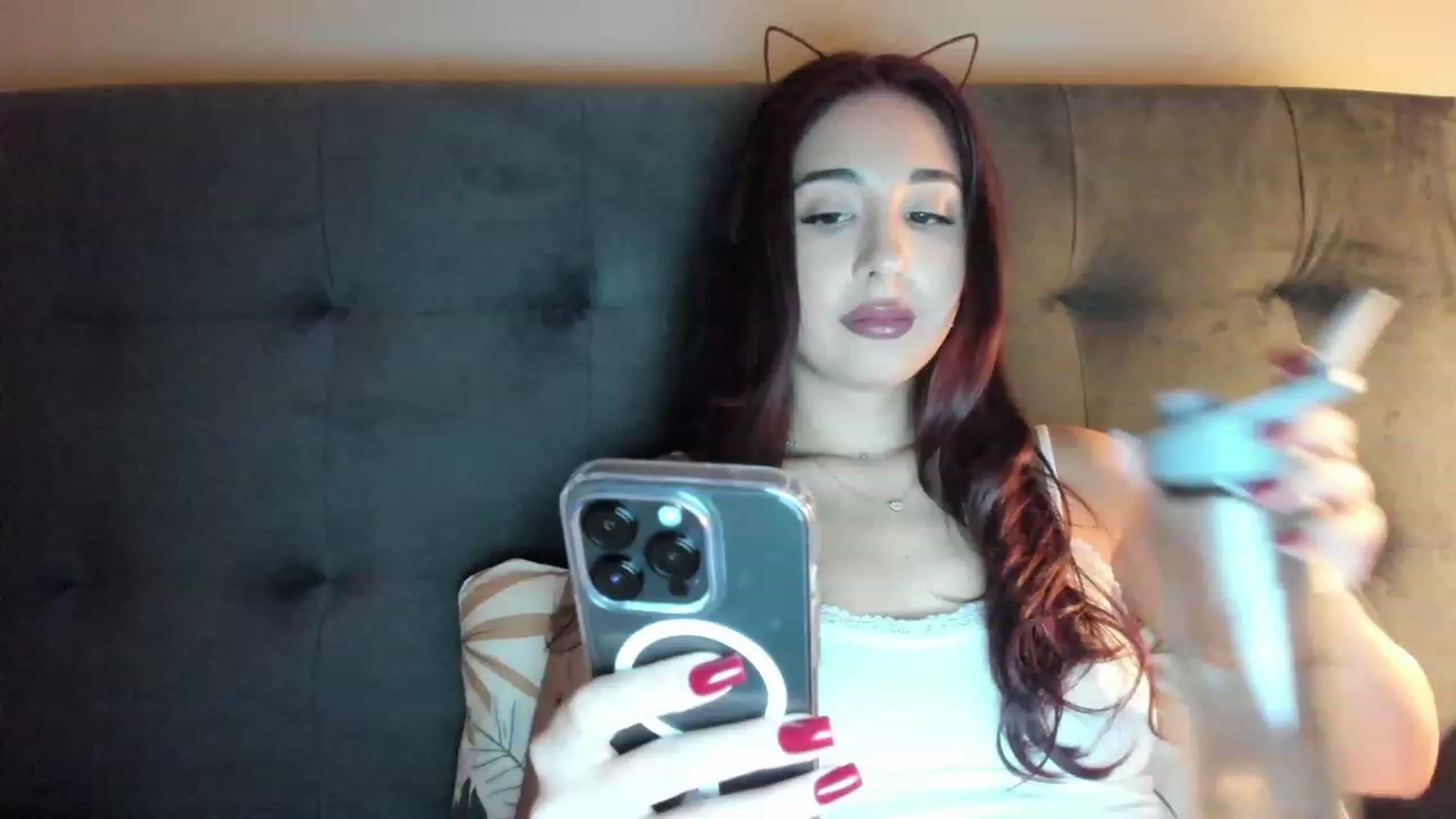 Gallery image thumbnail from Cataleya's myfreecams stream on, 01/31/2024, 24:01 image 17 of 20