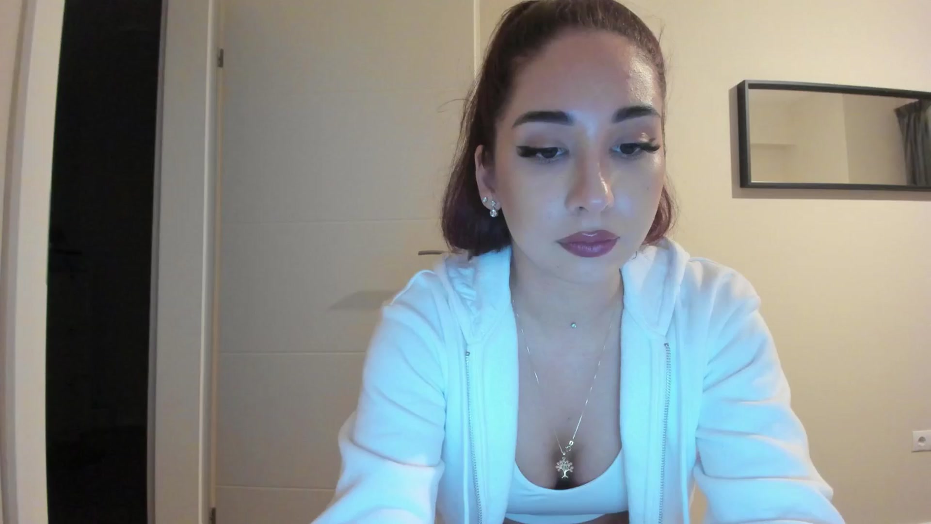 Gallery image thumbnail from Cataleya's myfreecams stream on, 03/27/2024, 22:27 image 14 of 20