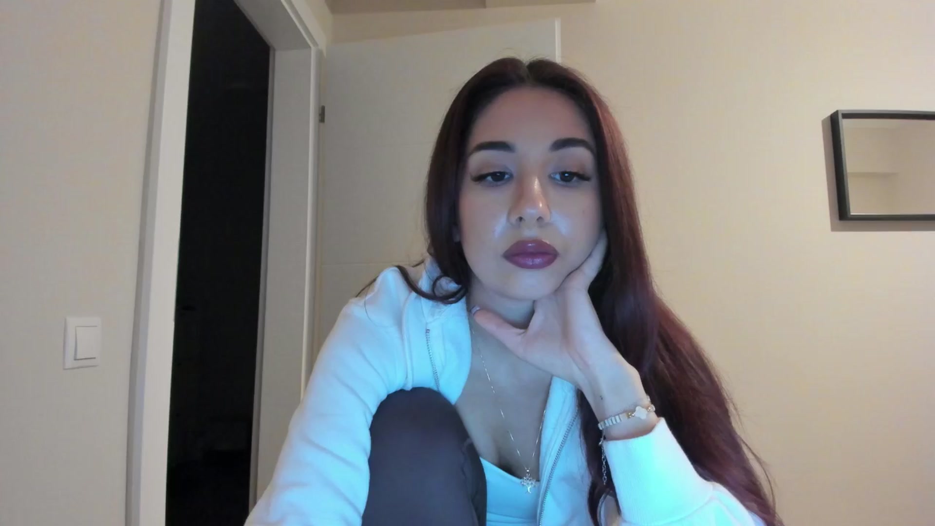 Gallery image thumbnail from Cataleya's myfreecams stream on, 04/08/2024, 21:44 image 19 of 20