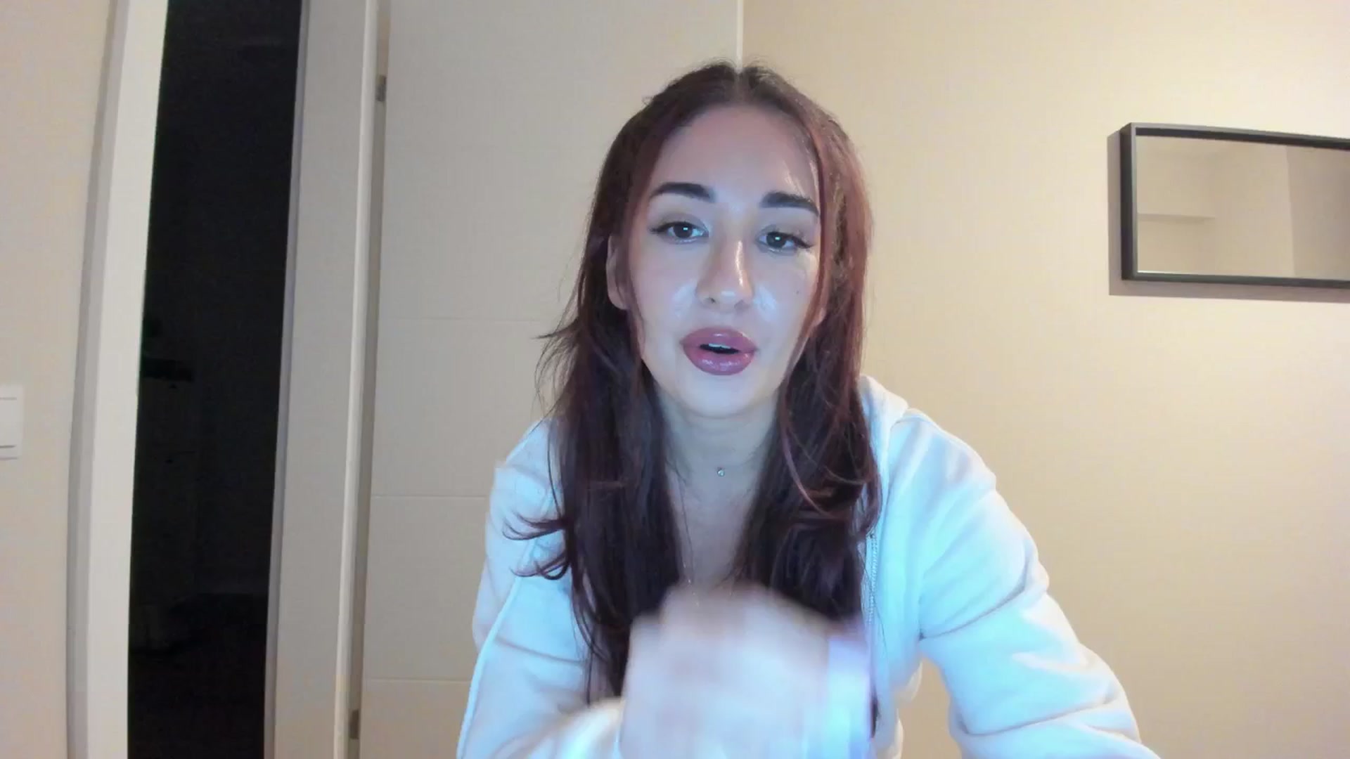 Gallery image thumbnail from Cataleya's myfreecams stream on, 04/19/2024, 21:59 image 4 of 20