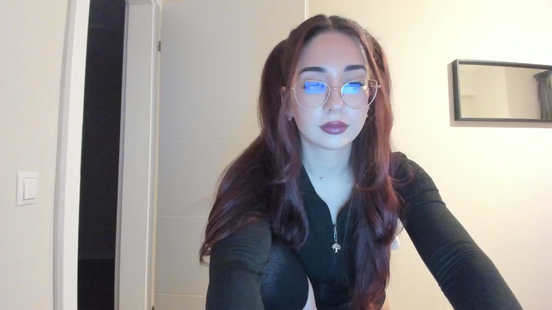 Gallery image thumbnail from Cataleya's myfreecams stream on, 04/23/2024, 21:46 image 2 of 20