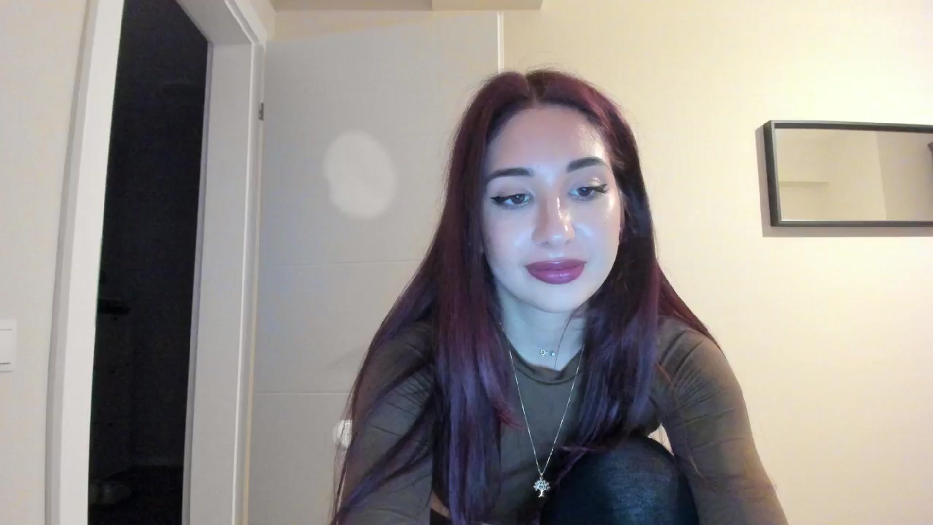 Gallery image thumbnail from Cataleya's myfreecams stream on, 04/29/2024, 21:38 image 1 of 20