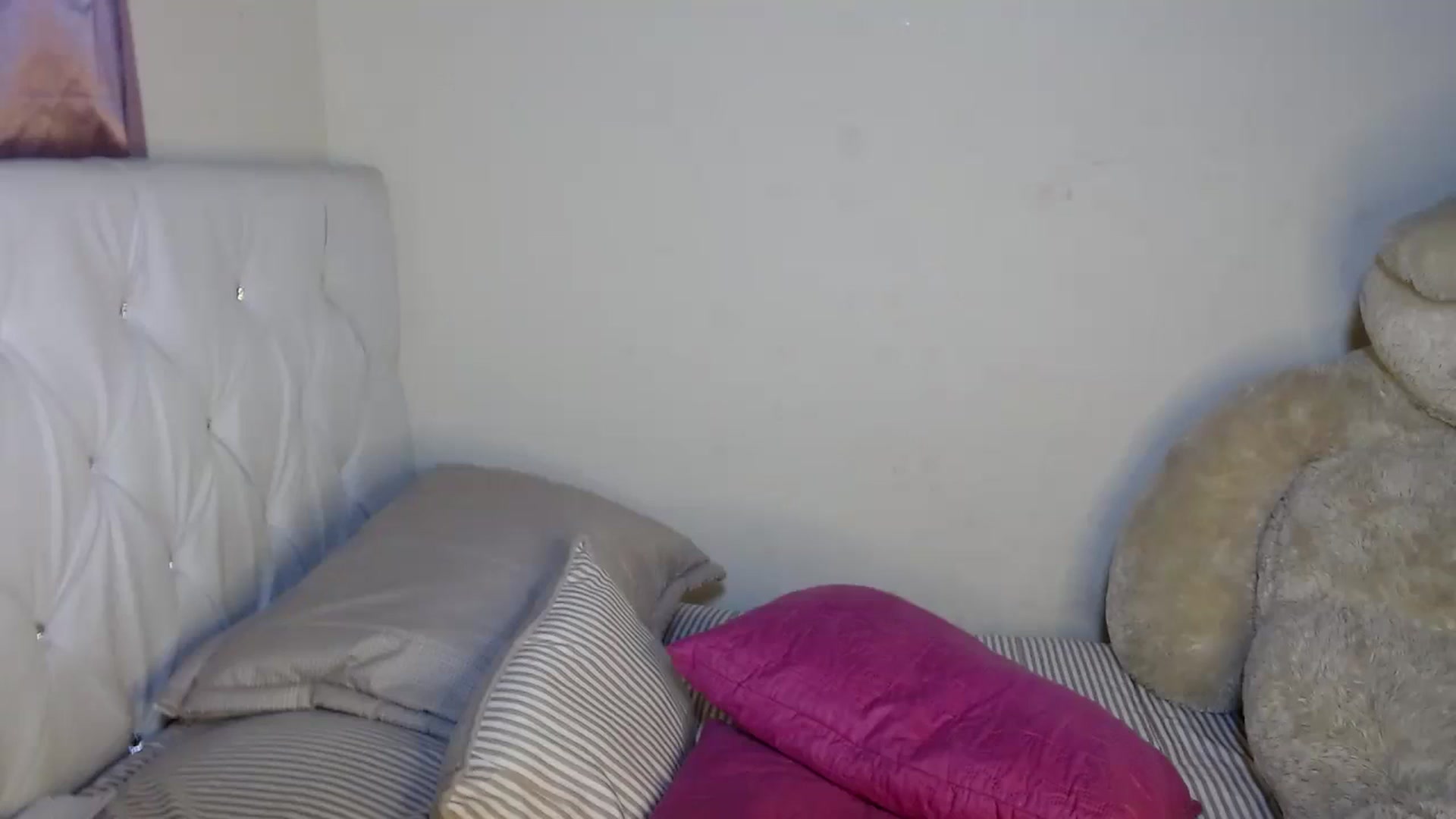 Gallery image thumbnail from Catalina_21_'s myfreecams stream on, 03/10/2024, 11:35 image 8 of 20
