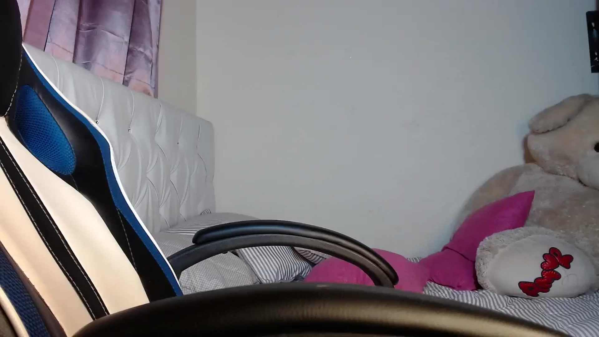 Gallery image thumbnail from Catalina_21_'s myfreecams stream on, 03/11/2024, 16:32 image 10 of 20